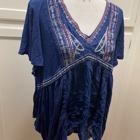 Knox Rose Blue Embroided Top - Picture 2 of 7